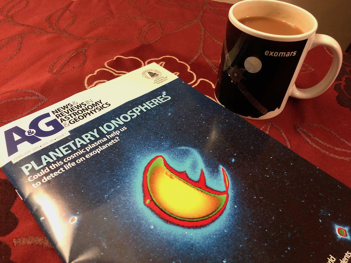 unknownsymmetry's tweet photo. Cuppa and some great reading :)
#perfik https://t.co/DrulraJDA7