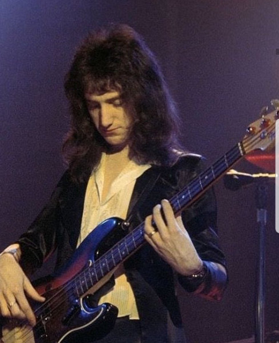 QueenAwkward1's tweet photo. #dailydeacon it's that time again for your regular dose of Deaky appreciation. We appreciate a man who is the best bass guitarist and has the best ass that looks great in yellow shorts. https://t.co/hqiXRdUiuu