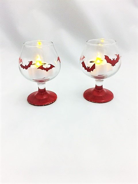 KraftyMcKrafter's tweet image. Bat Candle Holders, Gothic Table Decor, Fall Home Decor, Gothic Glam Gifts tuppu.net/1d353d89 #Etsy #kraftymckrafterson #AltarDecor