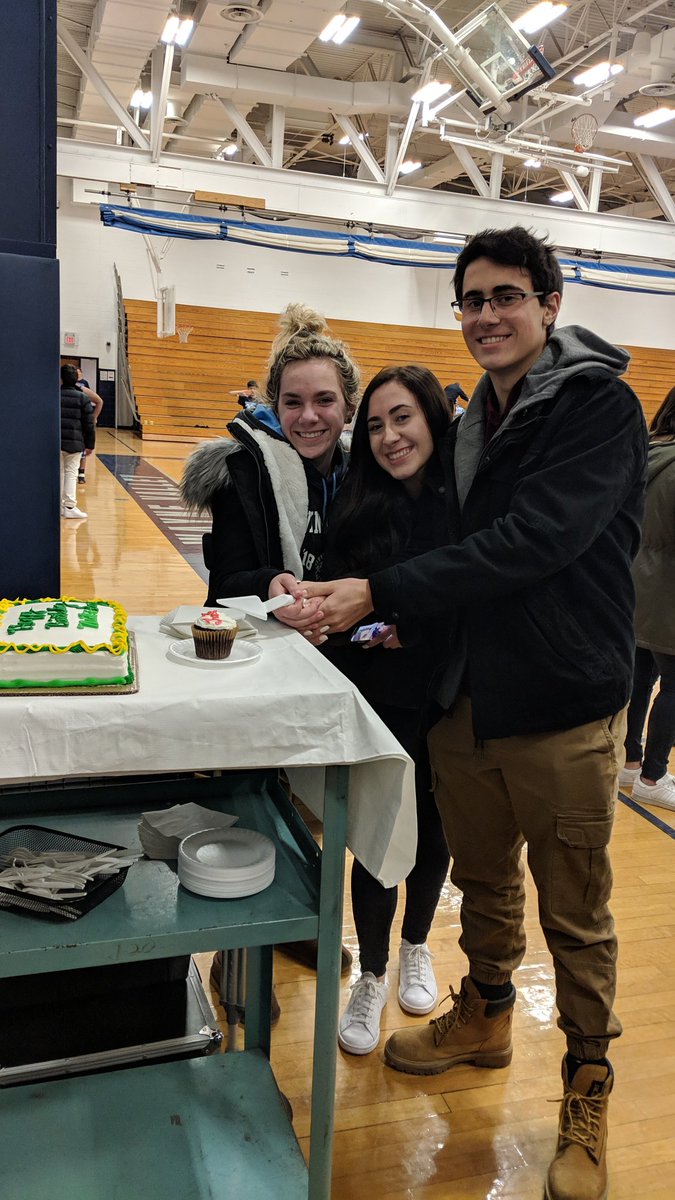 Maureen Damer tweet media