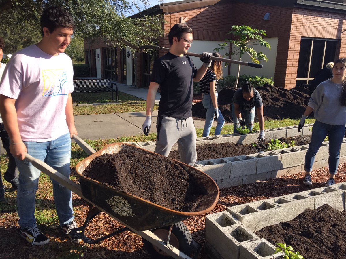 FSWC_Charlotte's tweet photo. Now that’s a lot of dirt! #replenishingthegarden https://t.co/VU64YujeiC