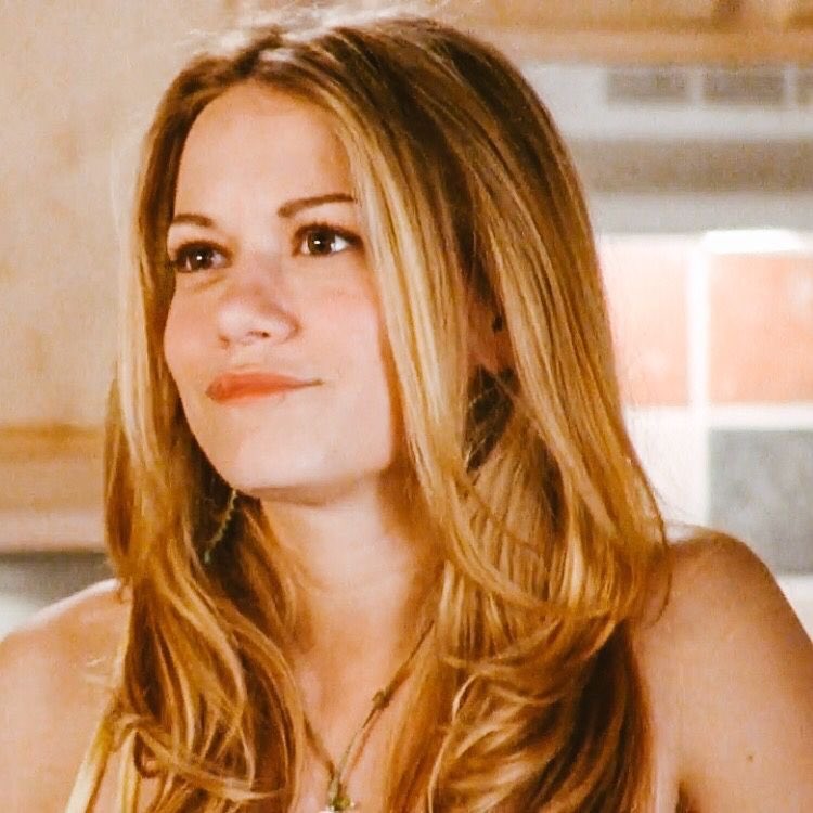 Happy birthday Haley James Scott <3 