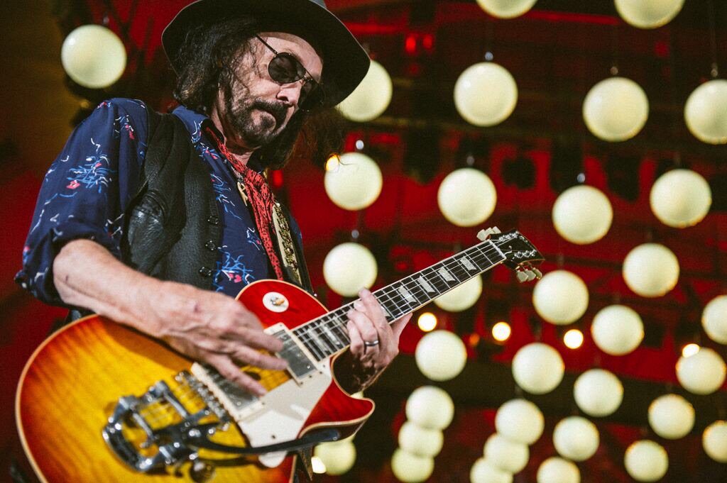 Wishing a very Happy Birthday to Heartbreaker Mike Campbell! ( : ) 