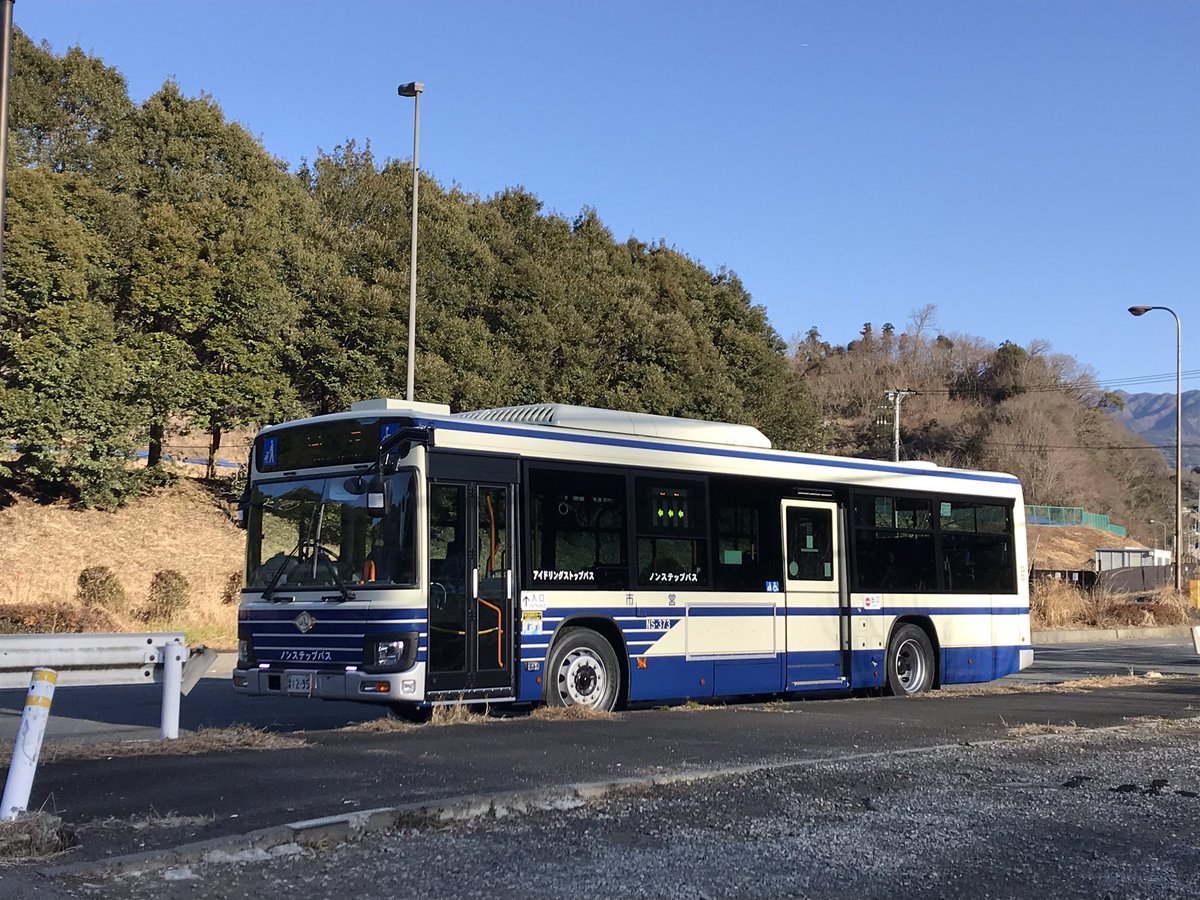 ヨヤクトル バス詳細 3列 独立 シート