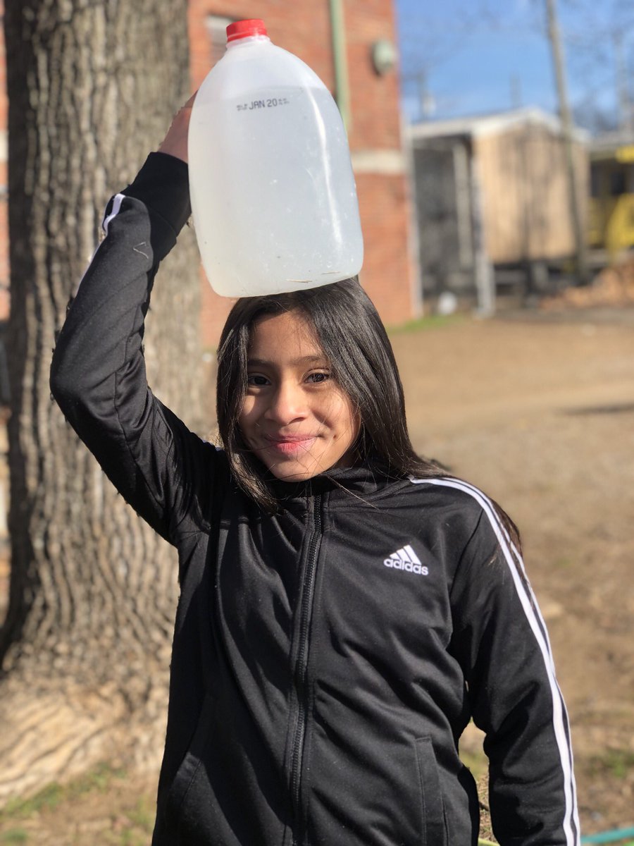 MrsSydneyDay's tweet photo. ALong Walk to Water #simulation #ELA #doingthingsdifferently #walkforwater #buildingbackground #MakingItHappen #relevant #learningisfun #5thgrade #teachersofinstagram @crazygorgeouslife it was truly Beautiful.. The kids are so invested reading now ! https://t.co/a7LRXFaSM9