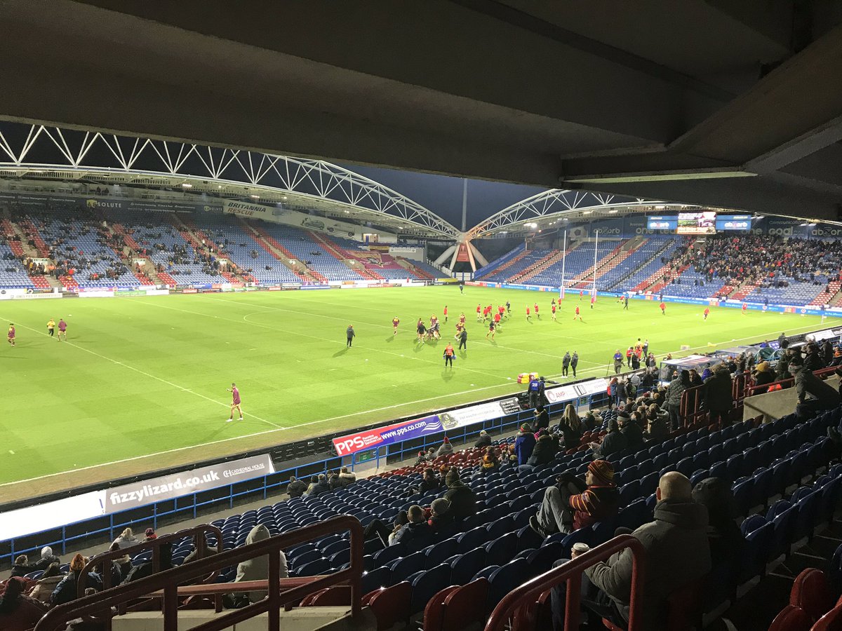 JJ_thePIman's tweet photo. Game night! Come on @Giantsrl ! Great to start the @SuperLeague season at @johnsmithstadia with the @Giants_Biz club 😊 @TheLegalStudio #SuperLeague2019 #huddersfield #giants #box26 https://t.co/0Wfu77j7WL