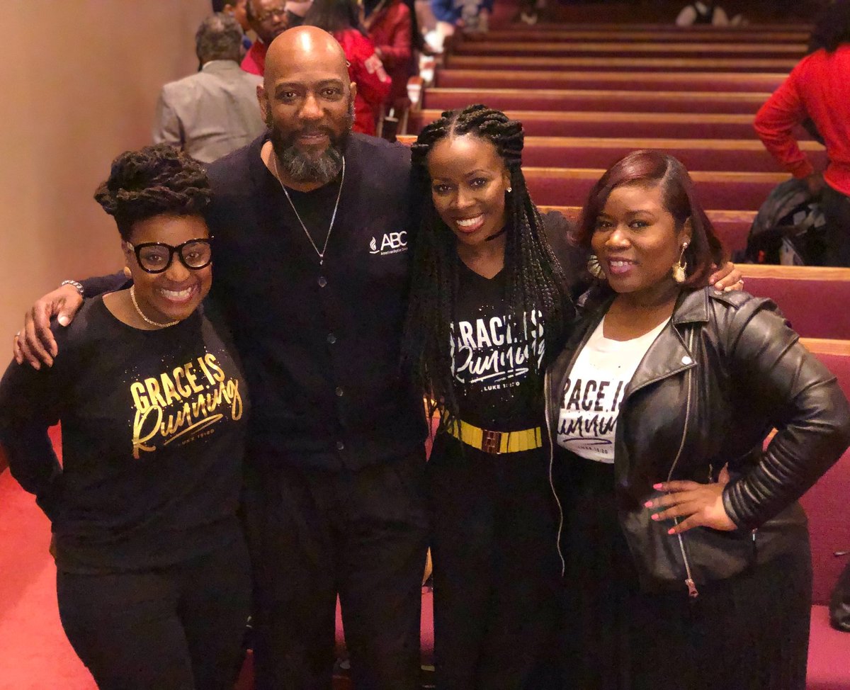 Flashback⌚Friday 
🎶📻🎧🎙
Keisha, Sarah, and Brina together make the group "Gods Chosen" They've been guests on my show. It was great to see them at church doing what they do best, Guess which member graduated from Fisk University 🤔 <a href="/gc3music/">God's Chosen</a> <a href="/copcogic/">Cathedral Of Praise</a> <a href="/FISK1866/">Fisk University</a>
#godschosen