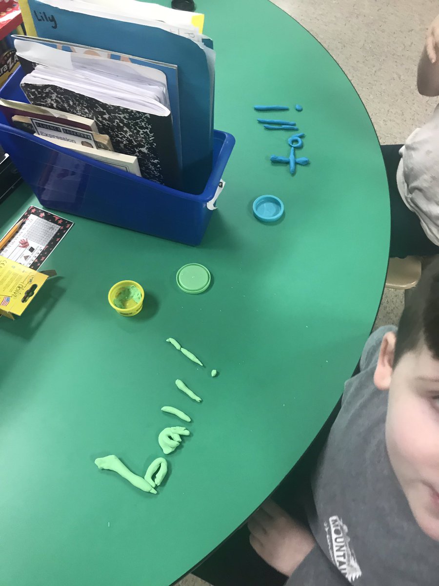 classofMsH's tweet photo. When a student brings in play dough for his birthday, we just had to use it for our phonics lesson 🙌 @GunpowderEl @BCPS_ELA https://t.co/DHzU9NBHRh