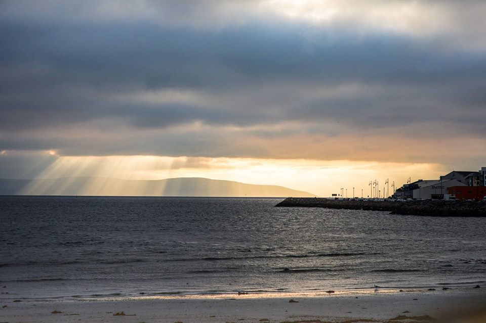 inspiringyouirl's tweet photo. Do you want to inspire Tranformation in our oceans through art and writing? We are launching our #TheMessageIsTheBottle schools competition on Feb. 9th 12-3pm in @villagesalthill with the @SteeltechSheds Tranformers! Fun for everyone #IYIRL #plasticpollution #WildAtlanticWay https://t.co/b1cPDFPK3k