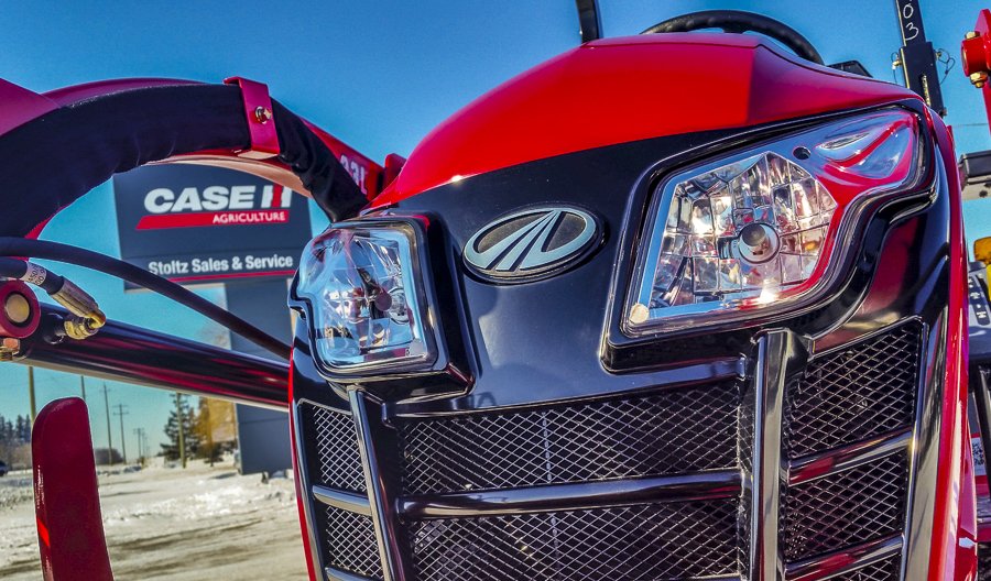 EquipmentOnt's tweet photo. Another #Mahindra eMax 20s and snowblower package all polished up and ready to head home this weekend. This one is bundled with an Agro Trend rear blower. What a fantastic little package. #StoltzSnowSolutions
@MahindraOntario @Mahindra_USA https://t.co/6ftzIuZRMd