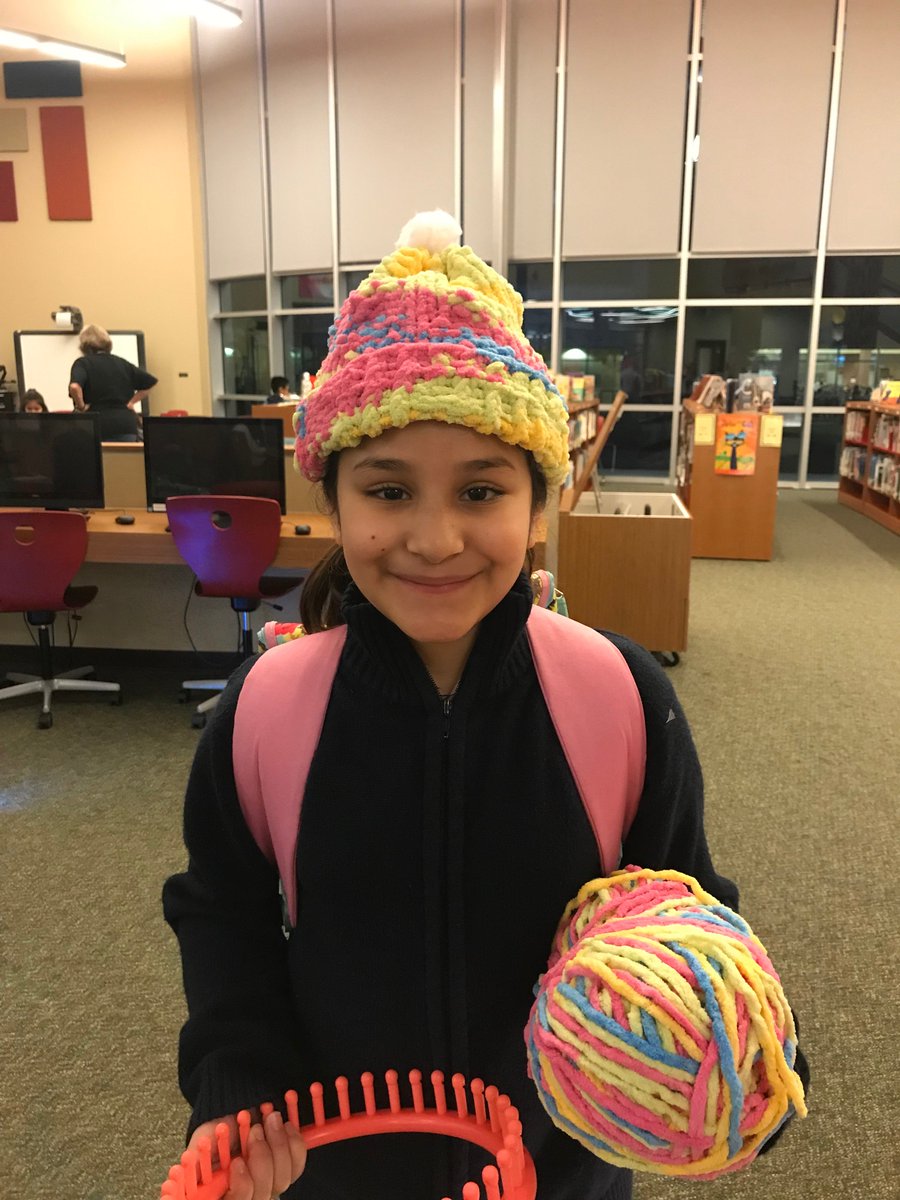 library_soe's tweet image. Makerspace Hat Looming!