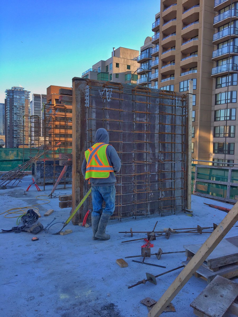 TheQuorumGroup's tweet photo. Full steam ahead at Burrard Place! Our Quorum team is pictured here forming L8 verticals while on L9 beams are being formed for the waffle wall. #quorumgroup #jimpattisonautogroup #relianceproperties #magnumprojects #concreteforming #enhancingskylines #vancity #beautifulbc🇨🇦 https://t.co/sYAUoVcQwr