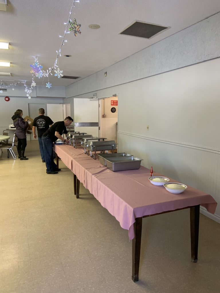 SUNNIDALEFFA's tweet photo. We are set up and ready for the spaghetti dinner and silent auction!! Come on out and have some great food and support a great cause in @camp_bucko!!! @Clearview_twp https://t.co/7tMb2DnMVH