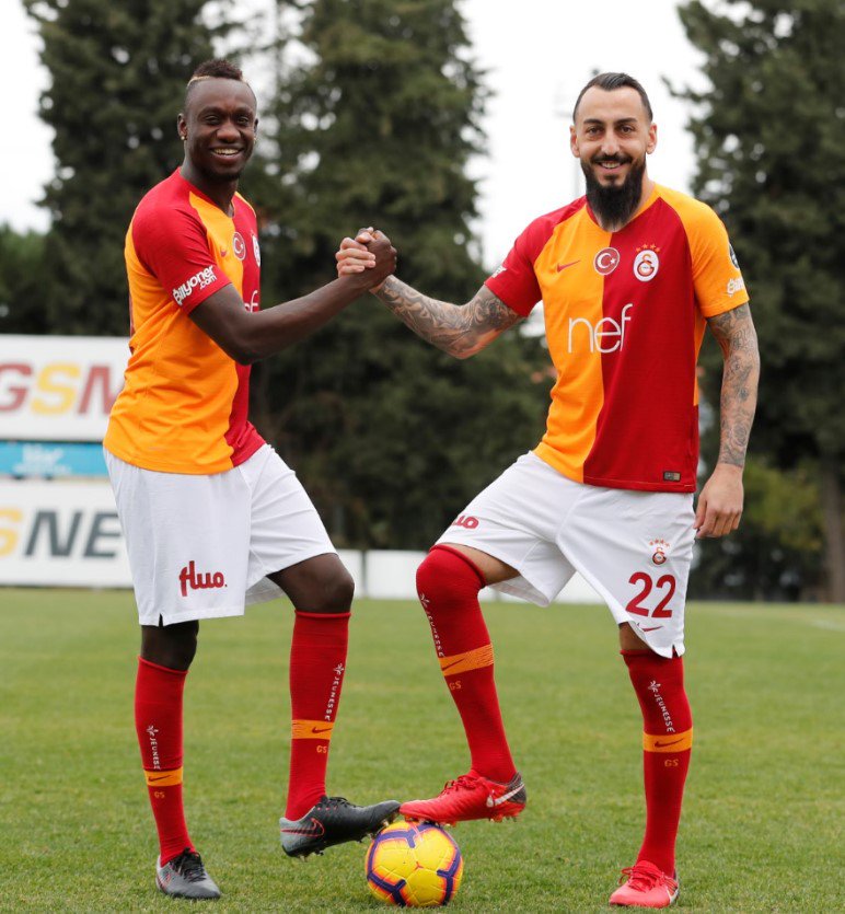 Sportif Cümleler: 2012 / 2013 sezonunda olduğu gibi 4-1-2-1-2'ye dön... sportifcumleler.com/2019/02/2012-2…