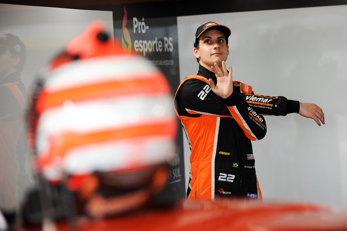 StockLightBR's tweet photo. Fevereiro chegou e estamos cada vez mais perto da temporada 2019, então já comecem a se alongar! 😎 https://t.co/hEHj0lw5MM