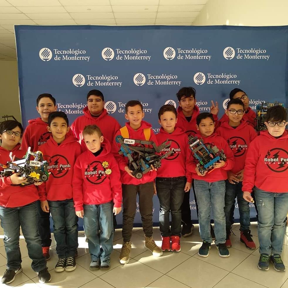 CP_BOTS's tweet image. Todo el éxito para los equipos de Robot Punk : Academia de Robótica en la competencia de Robótica #vexiqchallenge en la ciudad de Saltillo, Coah.

#gorbotpunkers