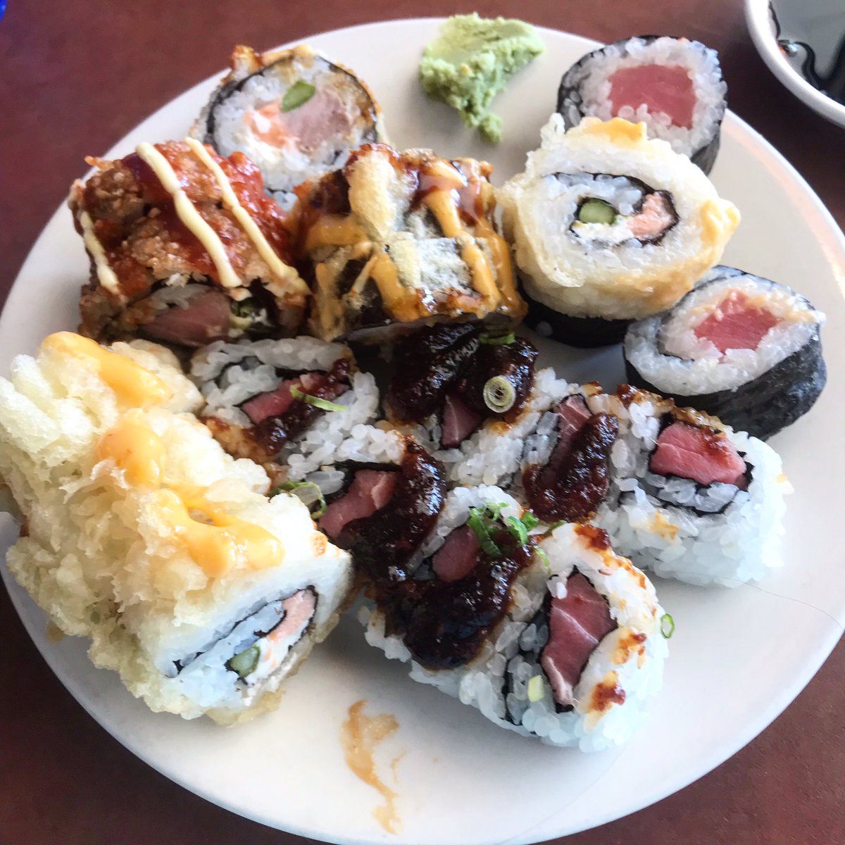 bsweddell's tweet photo. Hereโs a picture of my sushi from lunch today! #yum #rusans https://t.co/nMjeM3cZvB