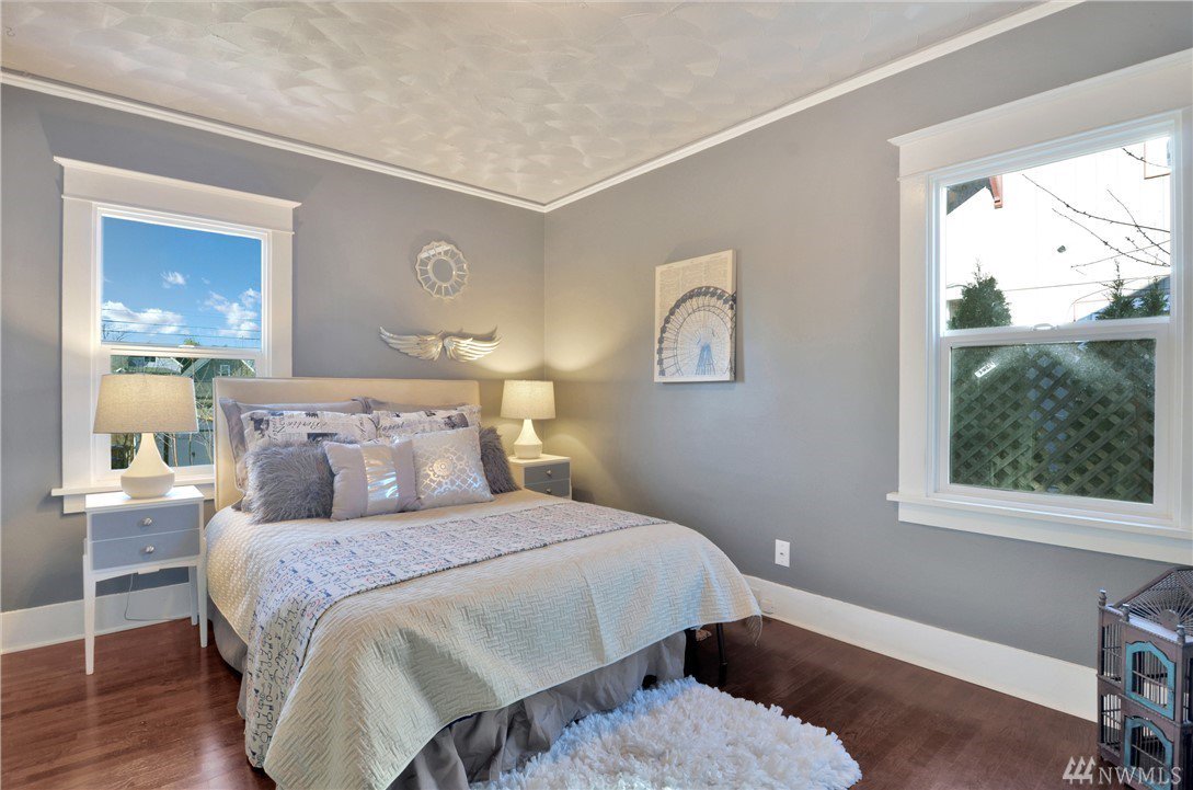 samofsorts's tweet photo. SO PROUD of all the work we put into this house at 2330 South M St in Tacoma - and it listed this morning (thanks, @dugganhomes)! I hope somebody loves it as much as we did. https://t.co/fySN3uSwTg
