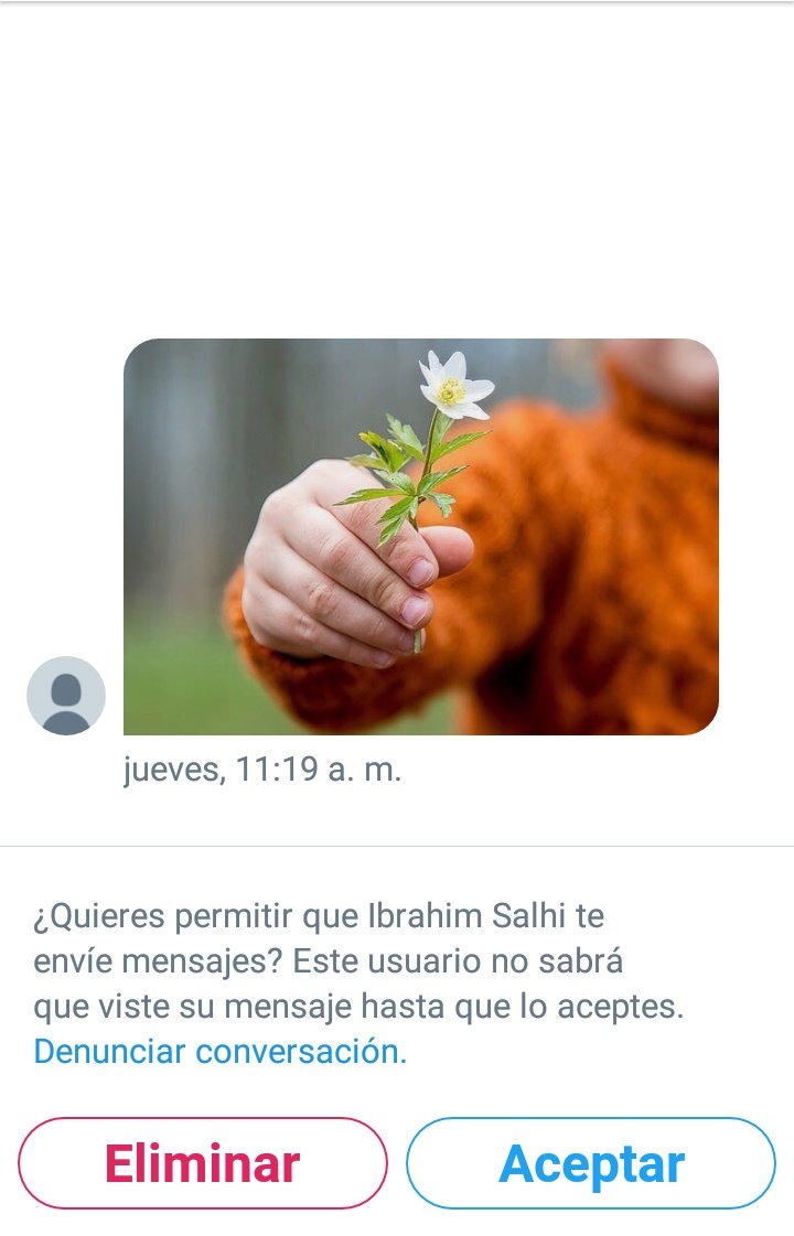 me esperaba una fotopolla y resulta que no, que es un romántico