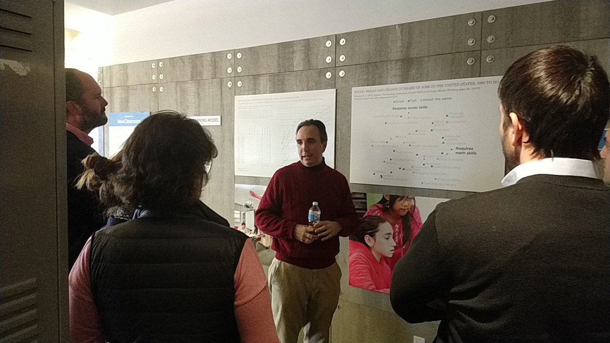 radarEscolar's tweet photo. Hoy tuvimos una gran conversación en la visita a @NewClassrooms con el equipo de @sofofaliceos. Extraordinario proyecto en la frontera e intersección entre analytics y educación. @NCJoelRose https://t.co/koekGtVC4t
