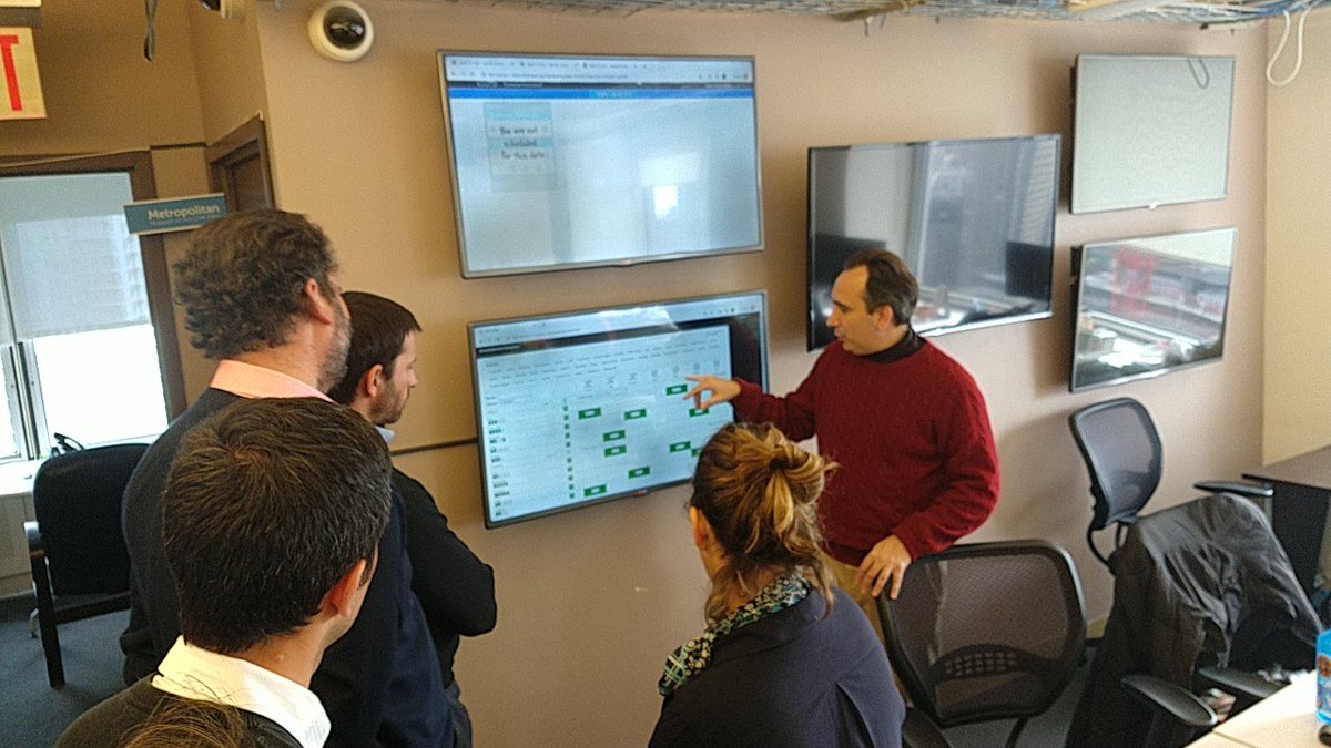 radarEscolar's tweet photo. Hoy tuvimos una gran conversación en la visita a @NewClassrooms con el equipo de @sofofaliceos. Extraordinario proyecto en la frontera e intersección entre analytics y educación. @NCJoelRose https://t.co/koekGtVC4t