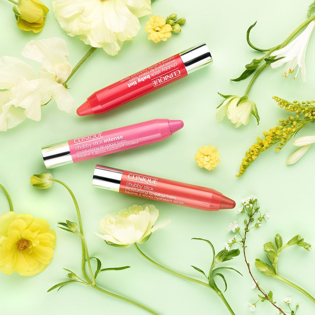 LLspadaniels's tweet photo. We all have that friend we can go to that's prepared for any beauty emergency. Be that friend! Check out these 20 #BeautyProducts that you'll want to have with you at all times: https://t.co/tawbIlaBWI #MakeUp #BeautyGuru https://t.co/BYBUqnlSBT