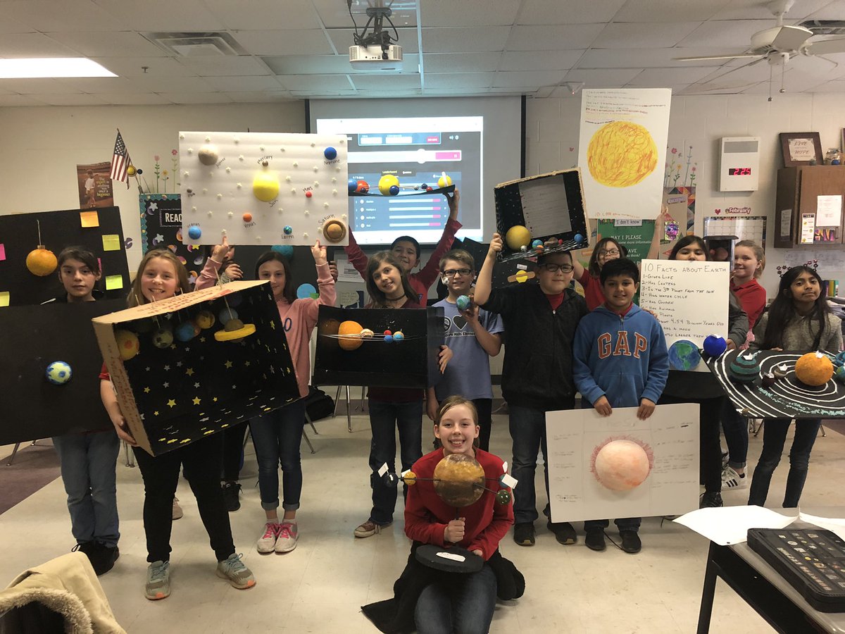 SHMrsKaufhold's tweet image. We are out of this world 🌎. #solarsystemprojects @SouthernHillsWF @WFISDschools