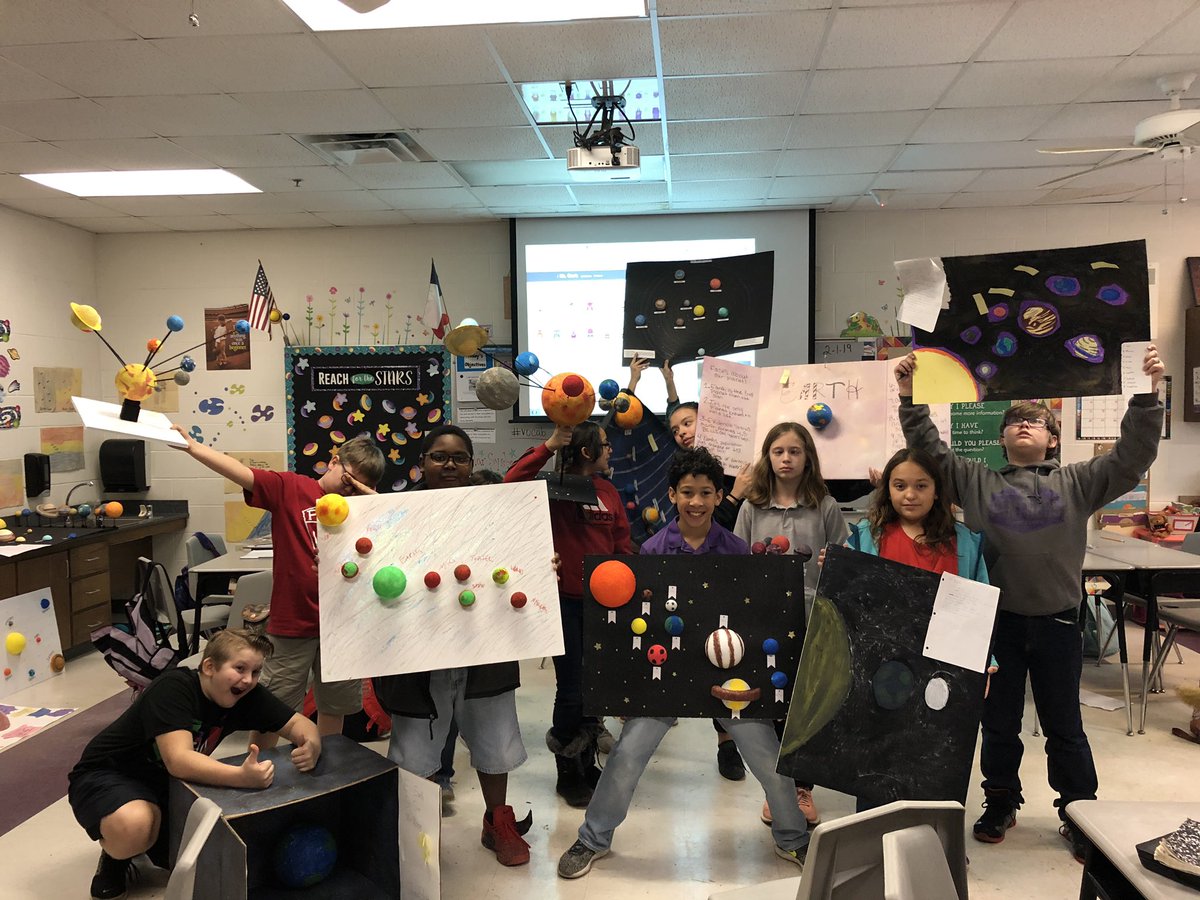 SHMrsKaufhold's tweet image. We are out of this world 🌎. #solarsystemprojects @SouthernHillsWF @WFISDschools