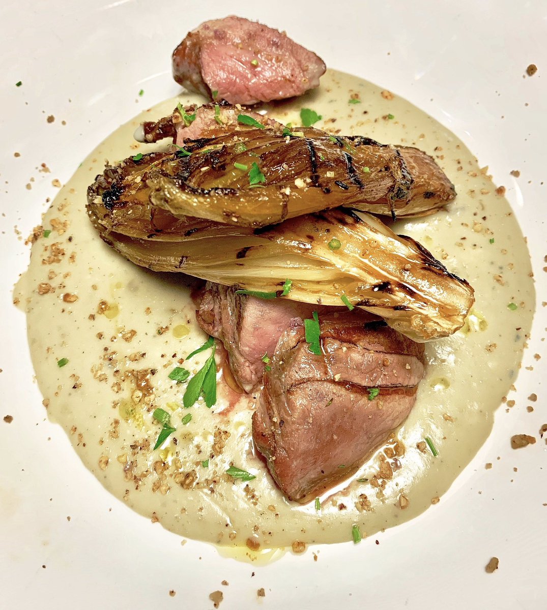 ATNrestaurant's tweet photo. #filetdeporc amb #salsa de #formatgeblau, #nous i #endívies a la planxa 🐽🍽 #boncapdesetmana #delicious #yummifood #foodiesbcn #gourmetexperience #cuinacatalana #restaurantsbcn #atnrestaurant #menuatn #gastronomiabarcelona #foodstyling #beautifulcuisines #igerscatalonia https://t.co/4eszBqggfq