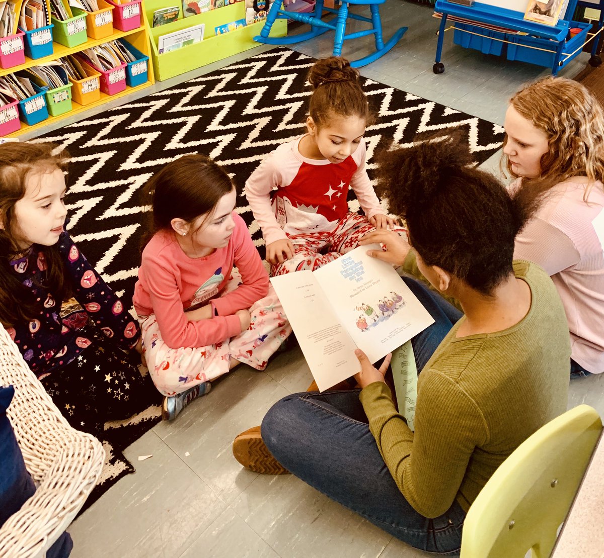 Polancoms's tweet photo. #GetLoudReadAloud #WorldReadAloudDay2019 @OakvilleMiddle A GREAT success!  My 6th graders reading to 1st graders, and my 6th graders enjoying being read to.  #EDET543 #PolancPeeps #Spartanstrong  #msdr9 https://t.co/2HAUCsSLlP