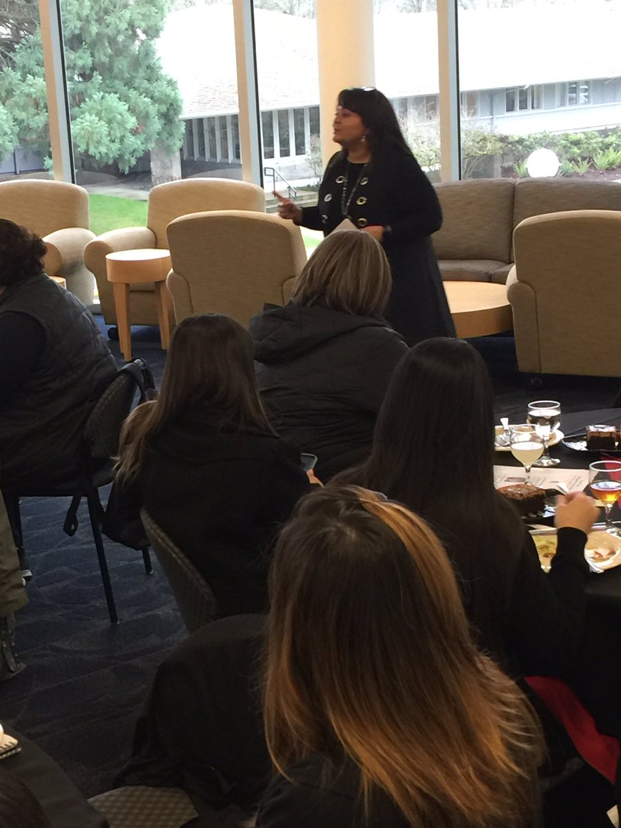 Amazing keynote Carmen Urbina, Deputy Director of ODE at the L3 Luncheon. #OALAQUINCE