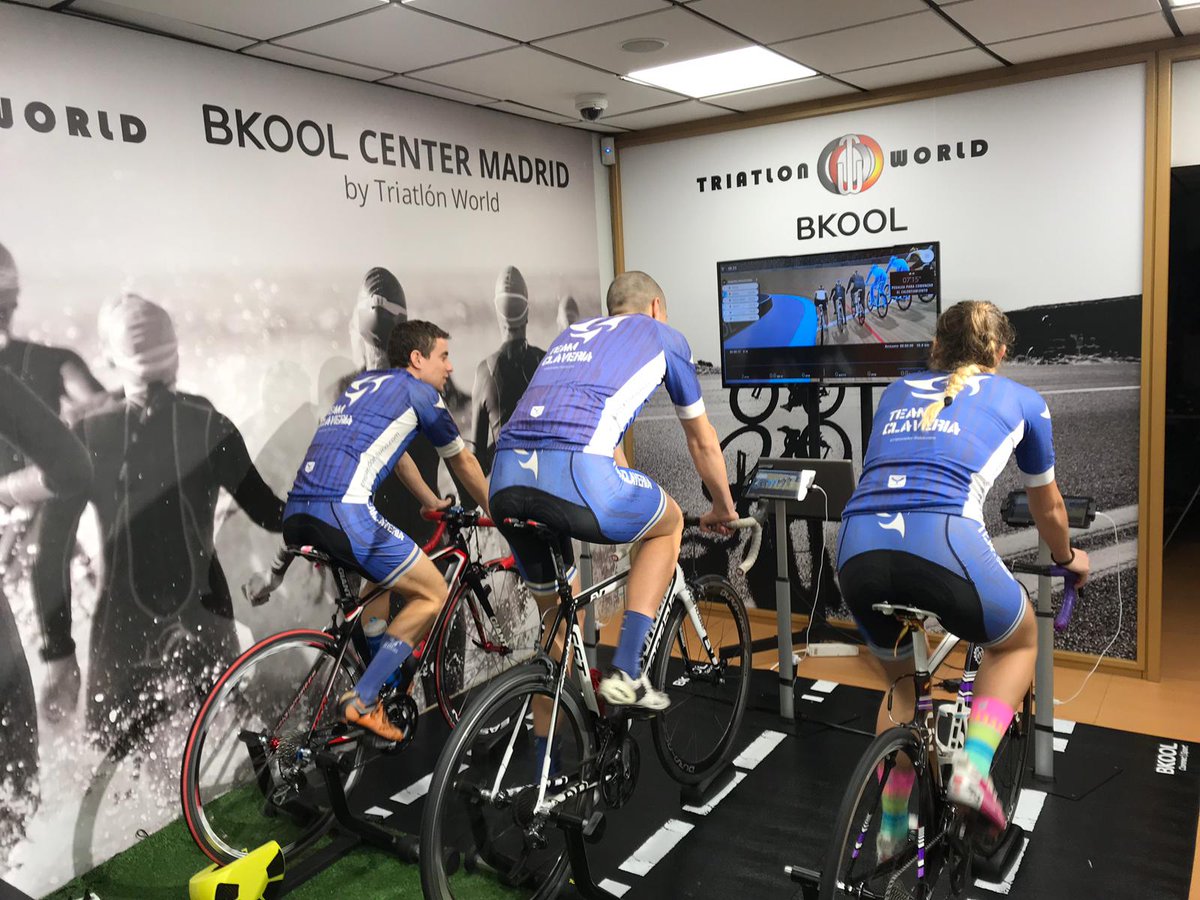 jr_claveria's tweet photo. Estrenando la nueva sala de entrenamiento de bkool con nuestros amigos de @TriatlonWorldES !! Muy buen calentón e increíble experiencia!!☠💪
Pincha en el enlace para ver la prueba completa:
https://t.co/kG7css9DAH
#TEAMCLAVERIA https://t.co/cJlx26Xe8Z