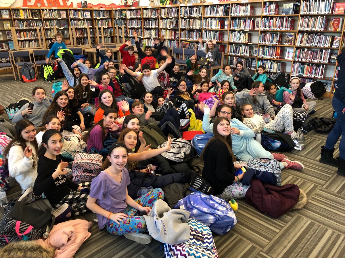 HBMATTLIN1's tweet photo. Mattlin Movie Madness ⁦@pobsupt⁩ ⁦@marytomeara⁩ https://t.co/Z3M7NuRB7v