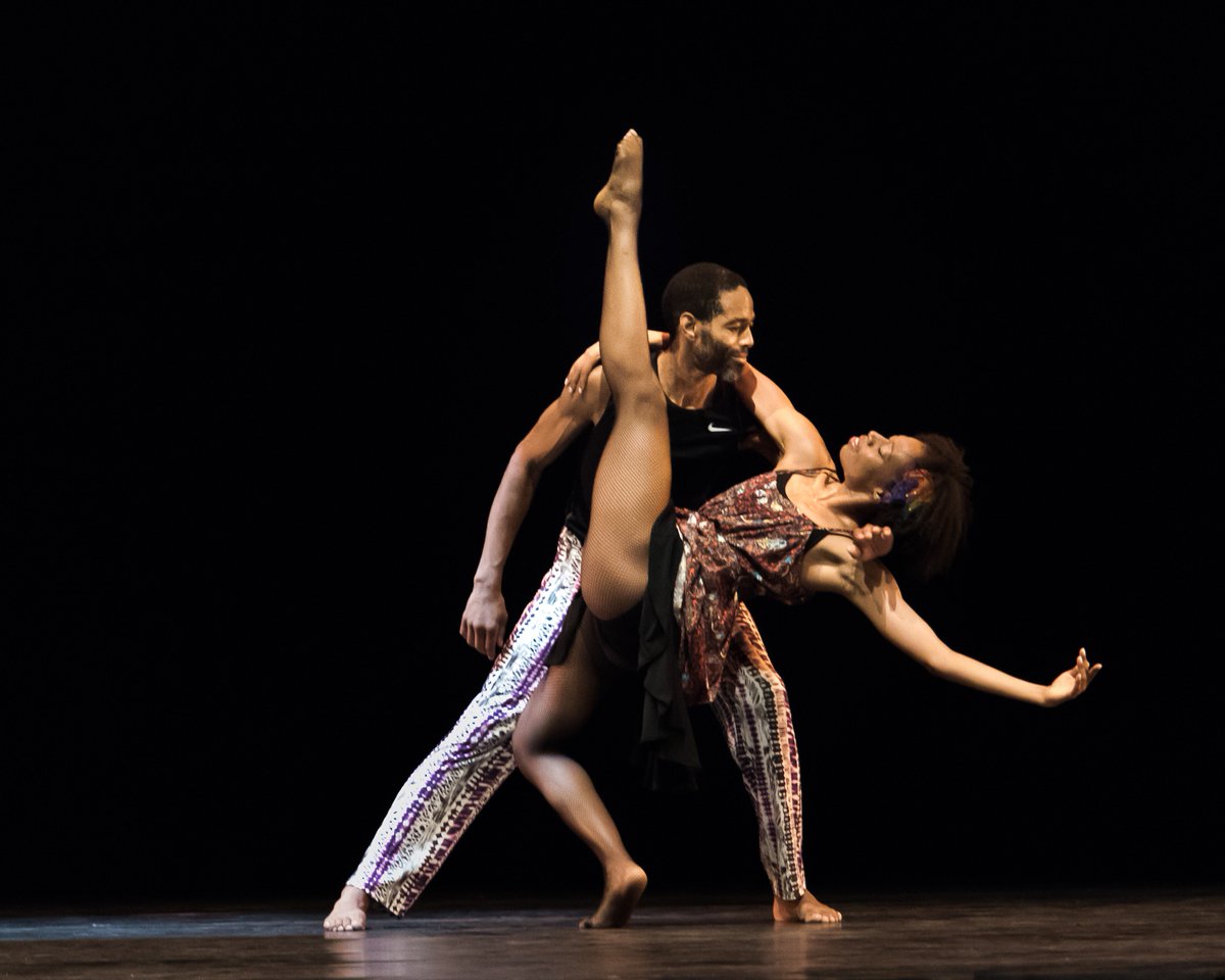 GARTH FAGAN DANCE CELEBRATES #BlackHistoryMonth | Although black history is celebrated this month, don’t forget to continue celebrating it all year long.
✊🏾✊🏽✊🏿✊🏼
Evening of Duets is February 9th at 6:30pm. See you there!
✊🏿✊🏾✊🏼✊🏽
Stay warm, keep dancing!
📷: Darial Sneed