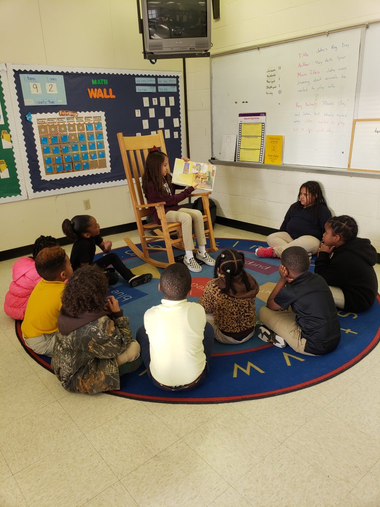 RiverviewEleme1's tweet photo. World Read Aloud Day at RES...Thank you to Sheriff Hayes, community members, students and staff for your participation! #RESQuestforSuccess https://t.co/MYeybew478