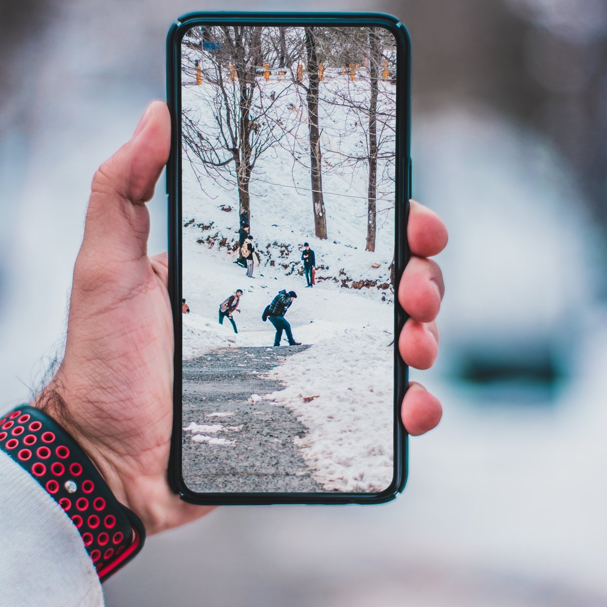 DistFam's tweet image. Technology should help bring us closer when we’re far apart &amp;amp; keep us connected until we’re together again. Distant Family offers: 

-No ads targeted at kids
-No Public Rooms
-No Access to other parts of the web
-No chance for anyone but you to connect with your kids #Parenting