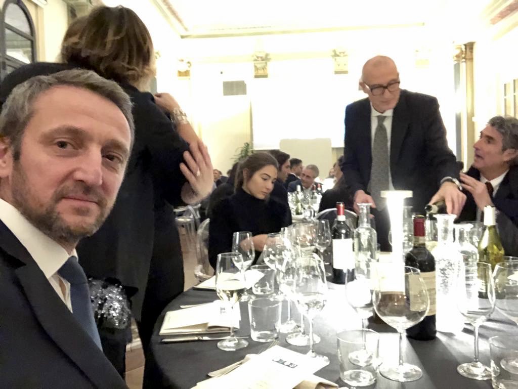 rsmigielskiMD's tweet photo. Gala Dinner in Bologna #TheMeniscus2019 So much learnt, so much left to #discover Gave 2 lectures myself, one left for tomorrow #sharingiscaring #futureofmedicine #keeplearning #keepteaching #meniscus #meniscusanatomy #meniscalroottears #anatomyandvascularisation https://t.co/85T56ikBiJ