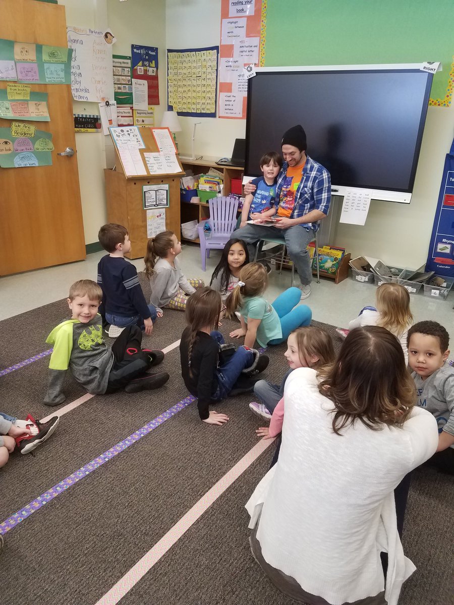 HF_Whitman's tweet photo. The KC had special guests today come and read for World Read Aloud Day. https://t.co/PQolT3GpYW