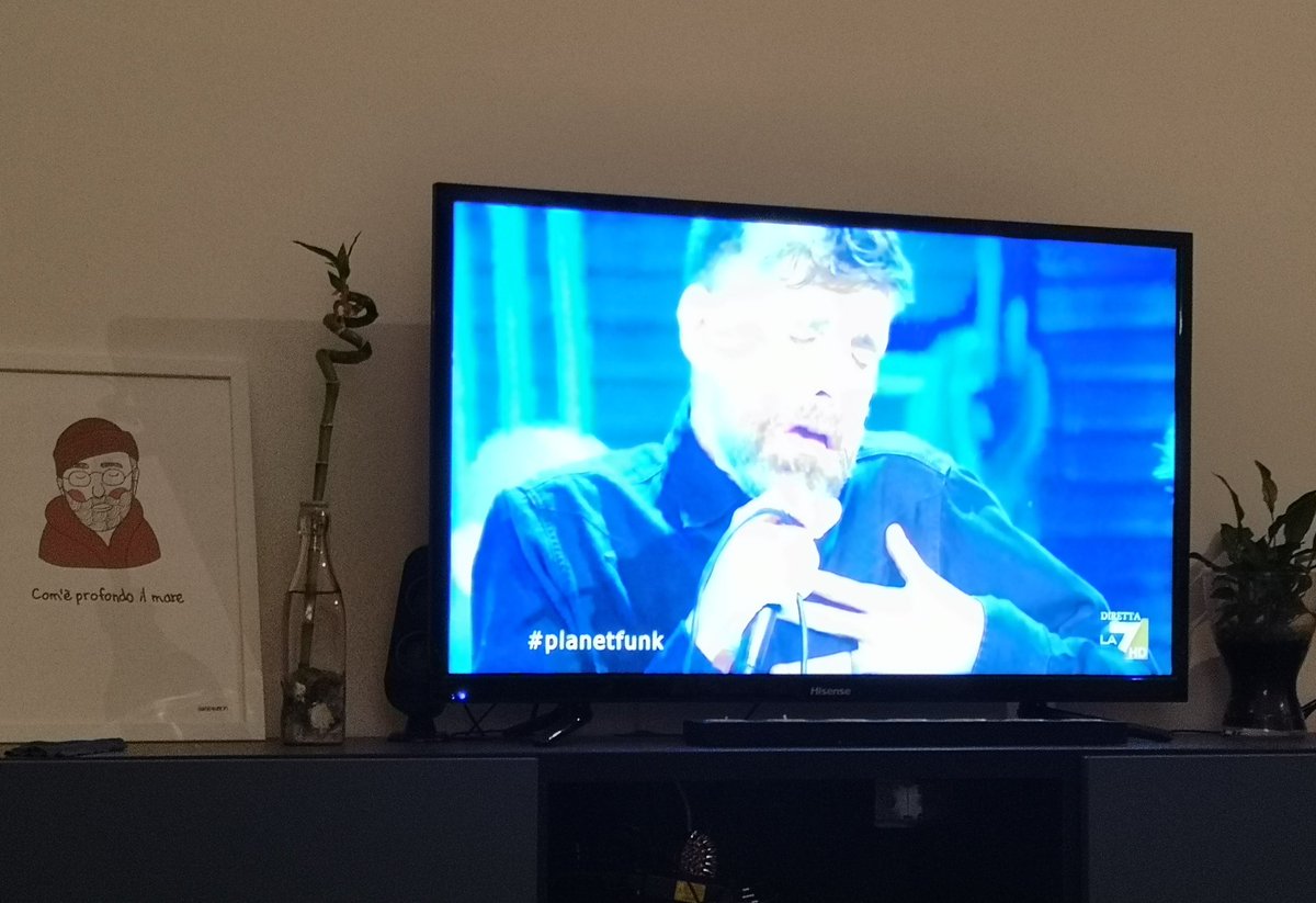 I #planetfunk a #propagandalive, per ricordarmi quando il venerdì si andava a ballare. Qui, oggi, dal divano, con il pigiama. Madonna se mi sento vecchia.... <a href="/welikeduel/">Propaganda Live</a>