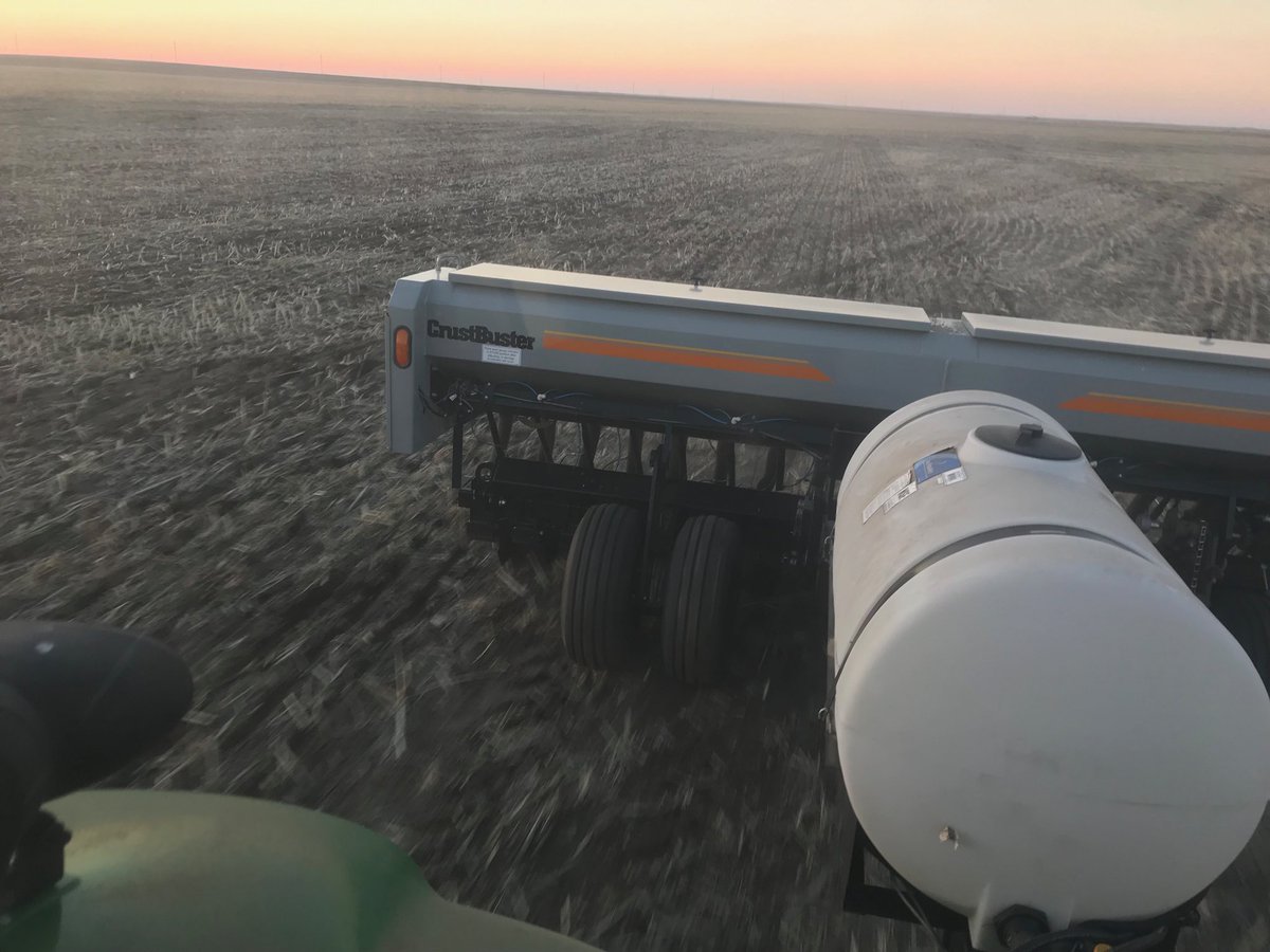 swksfarmer's tweet photo. Biology starter going in 😇 #BugsAreCool #Corn19 #LessInputs #MoreProfit https://t.co/hDOXv2Co1W
