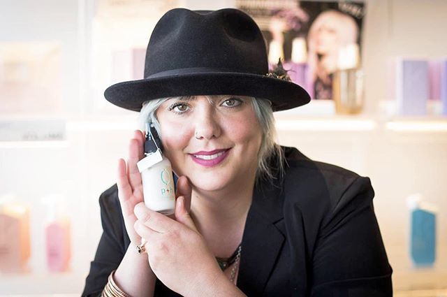 It's official - she's back! Call to book in with our California girl Melissa, behind the chair at PoHo February 5-9. 🙌 ⠀⠀⠀⠀⠀⠀⠀⠀⠀

#lovepoho #yegstylist #yegsalon #instahair #yeghairstylist bit.ly/2t01qiV