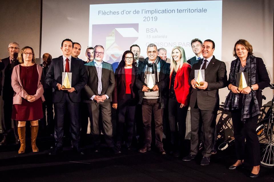 MaunaTraikia's tweet photo. #plainecommune #Voeux2019 @Plainecommunep1 remise flèches de l'implication territoriale à 5 entreprises du territoire :
BSA ,CLOISONS PARTENA ( catégorie 20 à 99 salariés), @ENGIELabCRIGEN , @SNCF @Icade_Officiel ( Prix spécial du Jury) bravo gagnants tirage sort @Decathlon #adaq https://t.co/6maLmVXJ7x