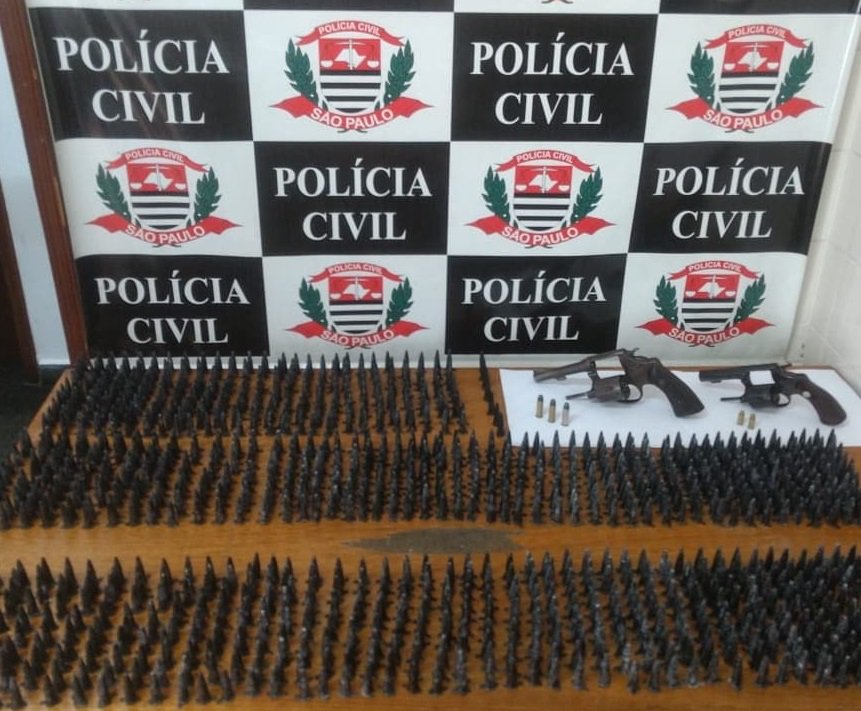 Policia_Civil's tweet image. Adolescente é apreendido com armas e mais de 1200 porções de cocaína em Jacareí

goo.gl/fb8XSe

#pscp #policiainvestigativa #deinter1 #jacarei