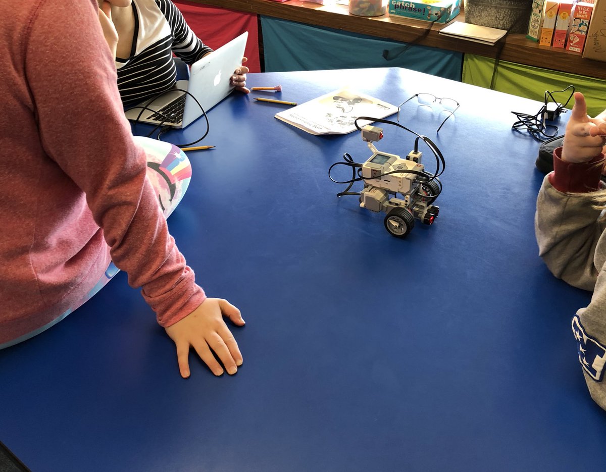 CVISD1's tweet photo. 6th grade G/T students learned how to program autonomous vehicles today #CVISDLearns #LEGOlearning #Robotics @LEGOEDUCATION @Tesla @Waymo @CUtleyMustangs @CVISDTechnology https://t.co/pu3sebKxkD