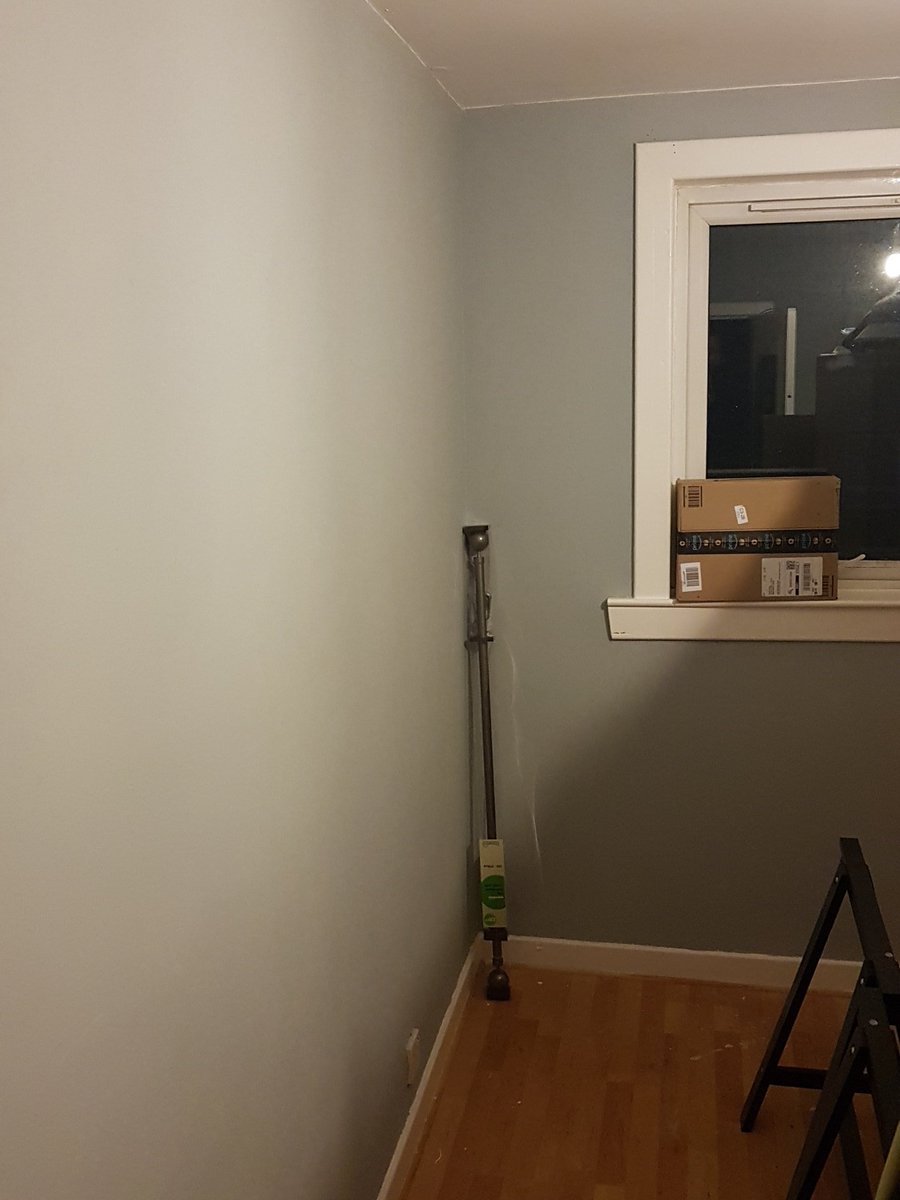 Catch22U's tweet image. That&apos;s the painted walls done, now to paper the last wall. Hopefully be back online tomorrow night.... fingers crossed. 
@purehavuk #studiorevamp #DIY