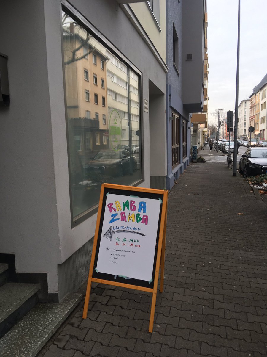 paefjes's tweet photo. Samstag noch einmal RAMBAZAMBA Lagerverkauf! Frauenlobstr. 9 Mainz Neustadt von 11-14 uhr! Mit: Pünktchen Komma Strich, Fenns, Ilovemixtapes und päfjes! #Mainz #mainzneustadt #MainzerNeustadt #mainzigartig https://t.co/eMMBdfdQeC