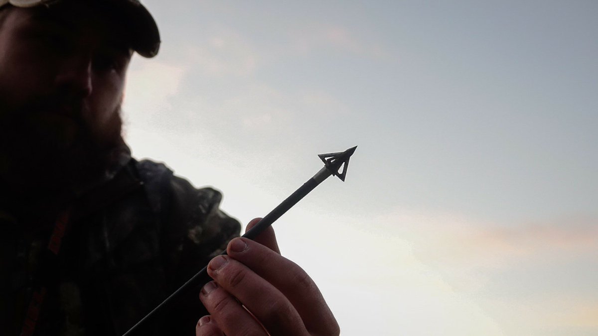 SlickTrickUSA's tweet image. To the guy who takes out his bow no matter how late in the season - we salute you. 

📸 Created Outdoors
#slicktrick #slicktrickbroadheads #deadliest #bowhunting #bowhunter #bowandarrow #stdeadliest #hunting #hunt #huntingseason #huntgear