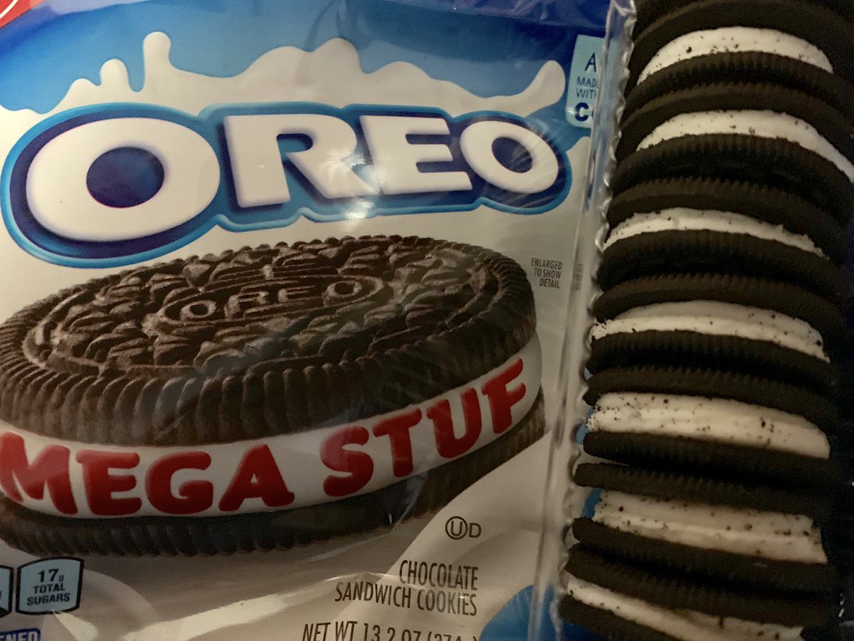 babesandballers's tweet image. Hey @nabisco so I got these @Oreo Mega Stuff and opened them they and boom, same as Double Stuff. So I made my own on the left from two cookies to acturately depict your package. See yours on the right.. Lifetime Oreo lover feeling duped! #oreo #falseadverting