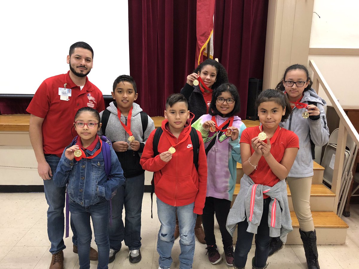 ortizteach's tweet image. Congratulations to these 3-5 grade students! They had the highest score on their Snapshot 2. We had 5 tie for the highest grade in science. Good job! Academic Medals for all! @PughRamsHISD #PushItToTheNextLevel #ThePughWay