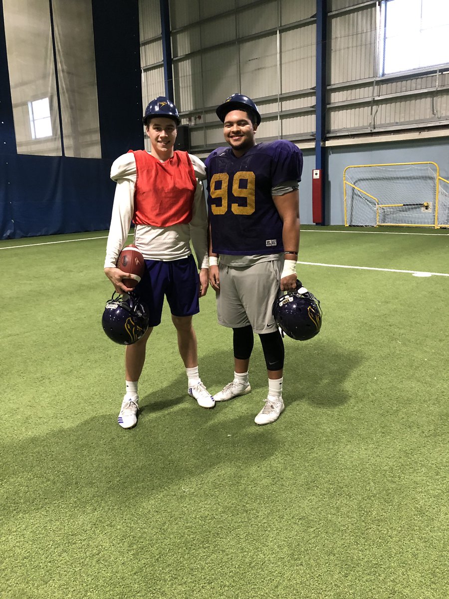 This week’s hard-hat winners, QB Connor Lewis and DT Brandon Omonuwa, are both great Student-Athletes, excelling both on the field and in the classroom #WeAreHAWKS #NoOffseason
